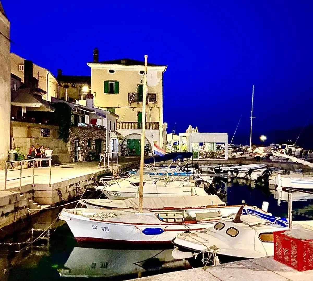 Bed And Breakfast Palac Valun 3*,  Κροατία