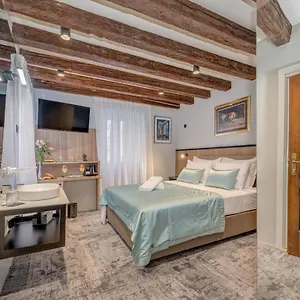 Bed & Breakfast Makarun Heritage